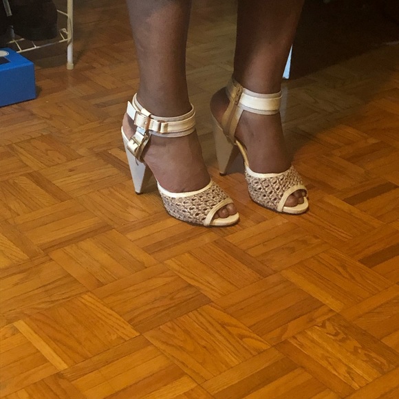 Brown/nude Heels - Picture 2 of 2